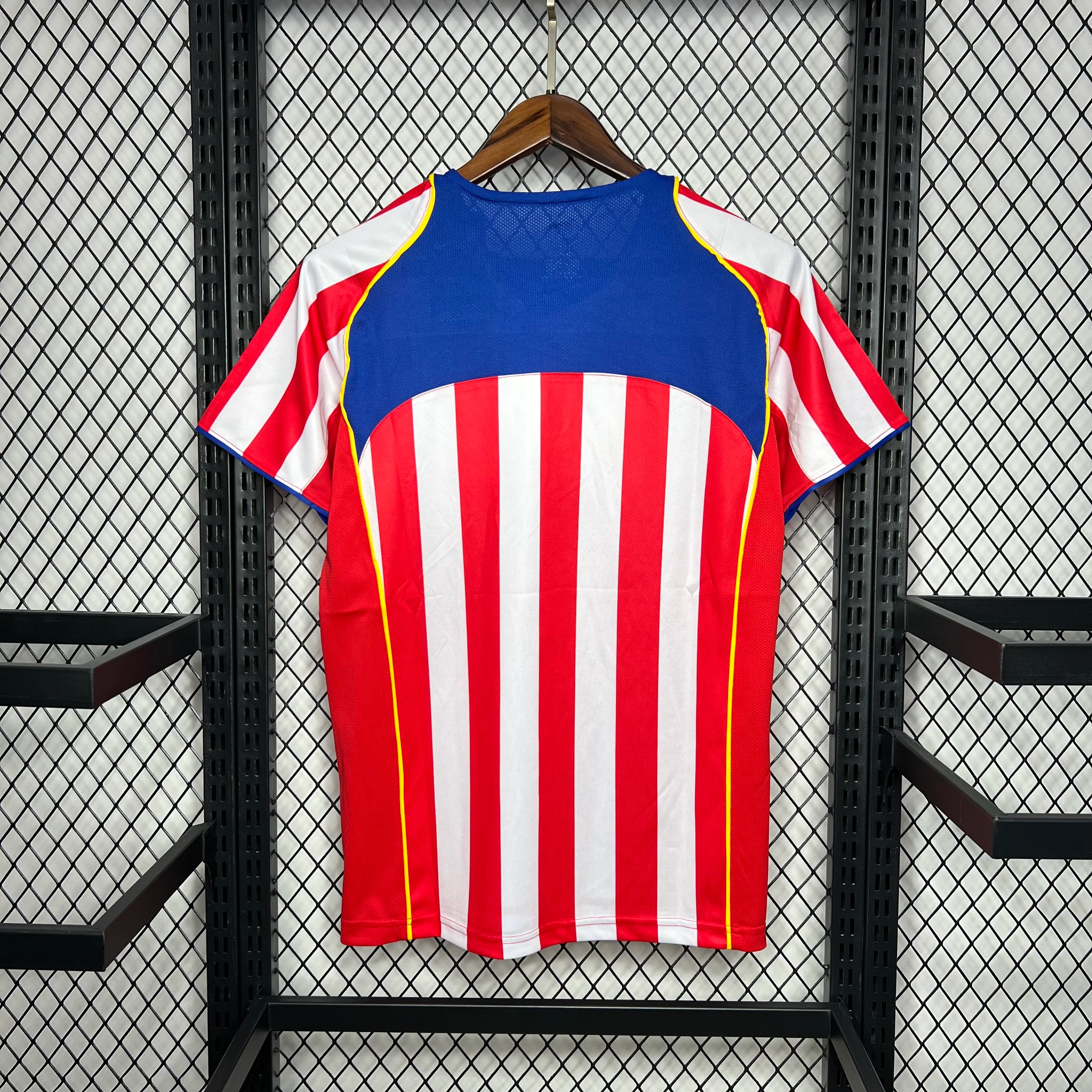 Atletico Madrid 04/05 Jersey - Image 4